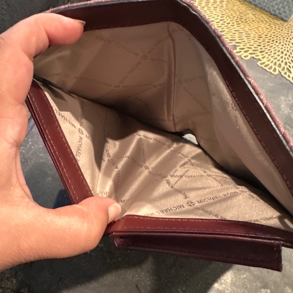 Micheal Kors OXBLOOD WRISTLET - Picture 4 of 6